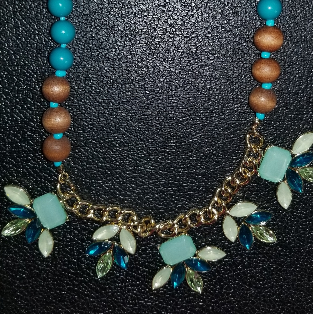 Necklace multicolor wood beads
